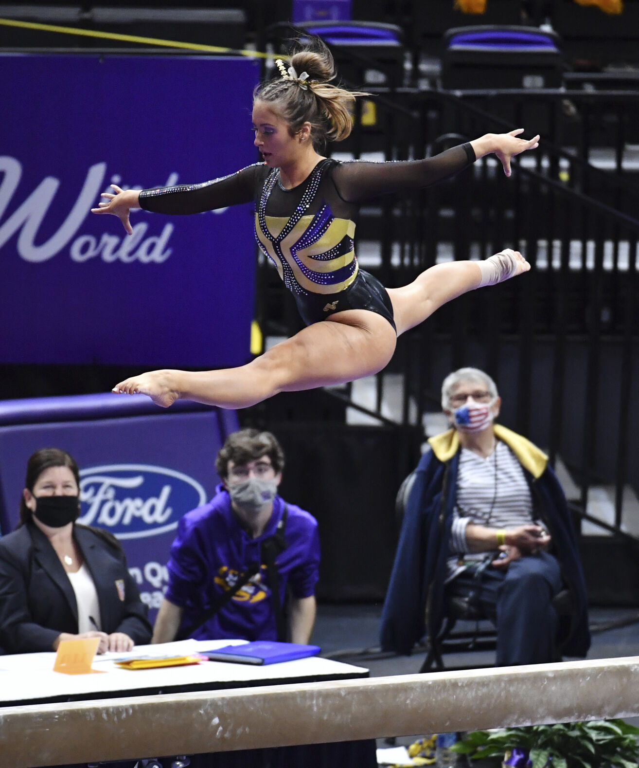 BR.lsugymnastics.010921 HS 1305.JPG